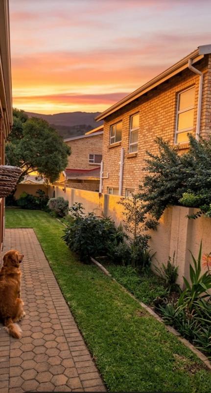 4 Bedroom Property for Sale in Hartenbos Heuwels Western Cape